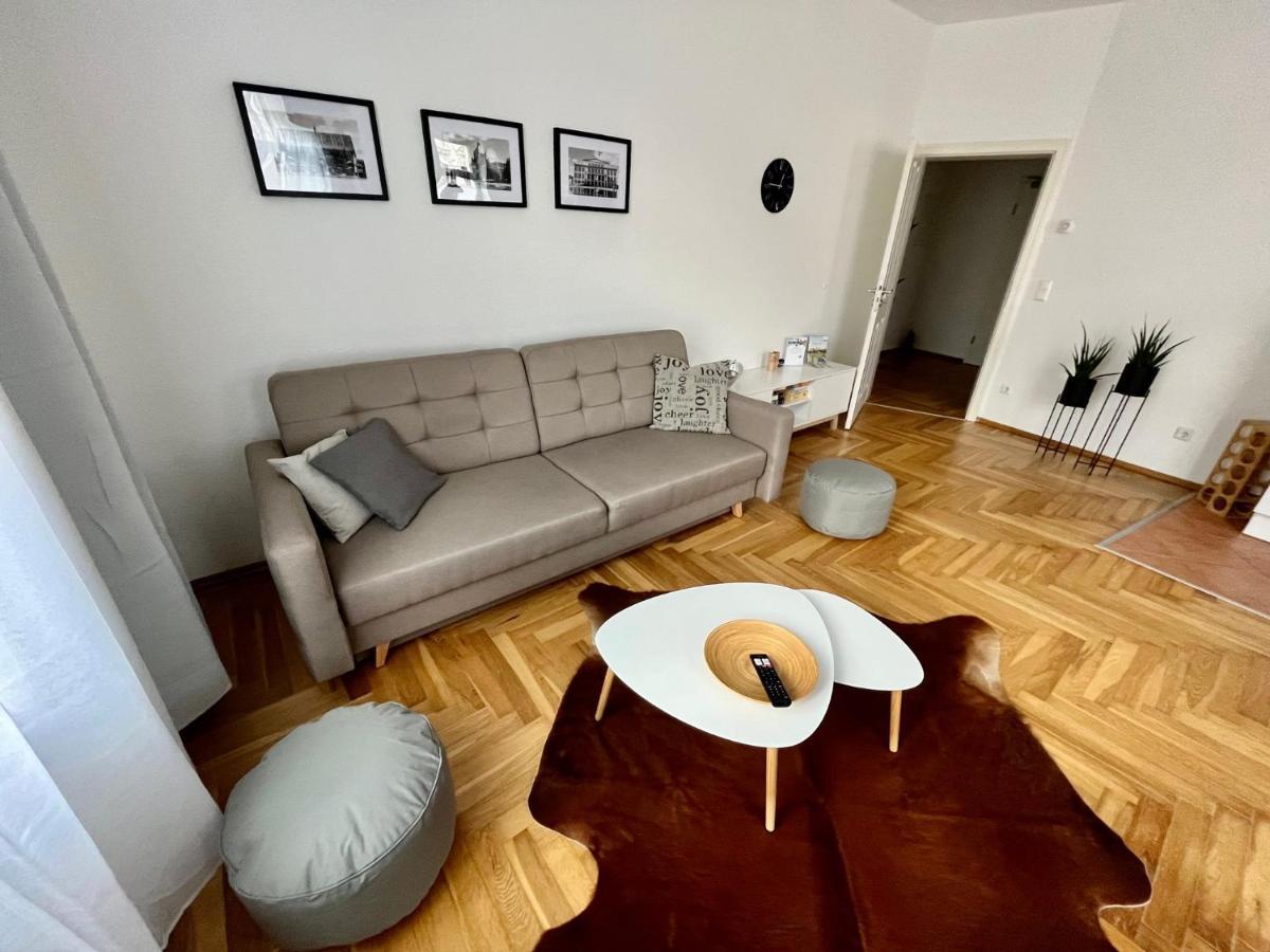Firstclass 2r_apartment In Lejlighed
